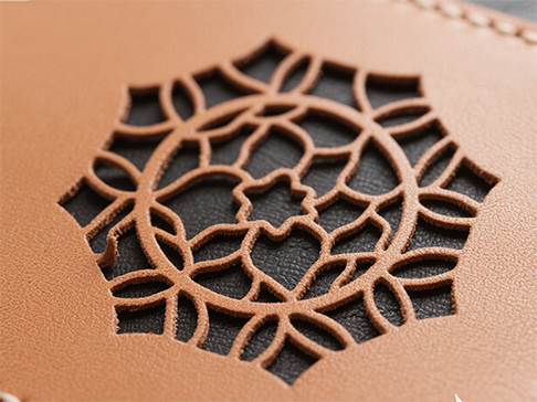 Vizuálny laserový ovládač a nevizuálny laserový ovládač.