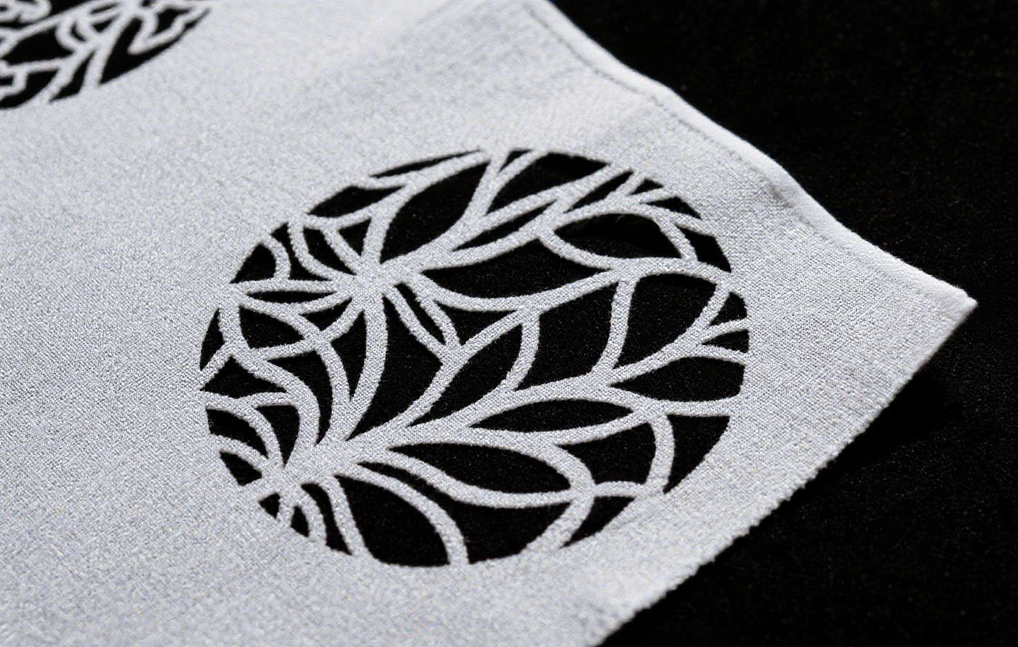 Čo je riadiaci systém rezania vláknovým laserom?