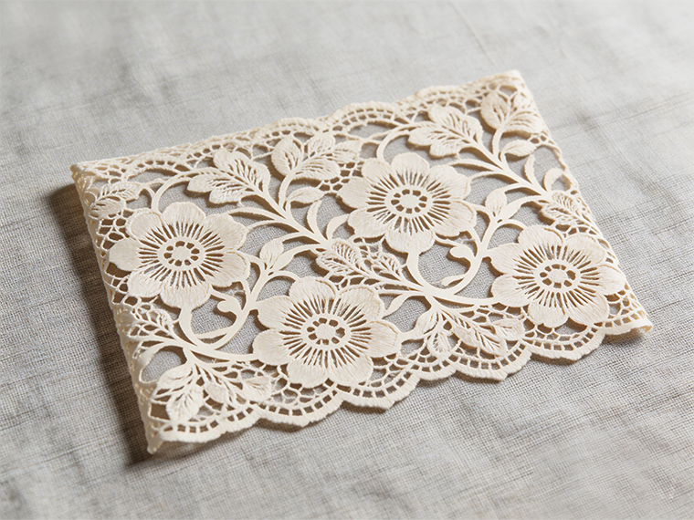 Prečo sa systémy na rezanie látok presúvajú na viacosové laserové ovládače? Efektivita je kľúčová.